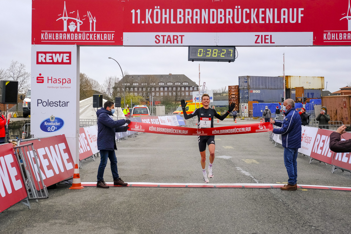 Philipp Pflieger und Peggy Götting gewinnen 11. Ausgabe – 1.600 Läuferinnen und Läufer sorgen für Erfolgslauf im Hamburger Hafen